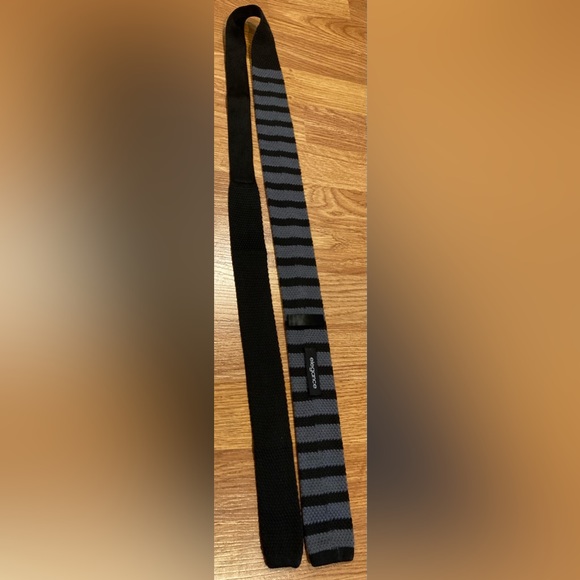 Men’s Elegance Handmade Tie - Picture 4 of 4